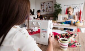 how to set up a sewing machine