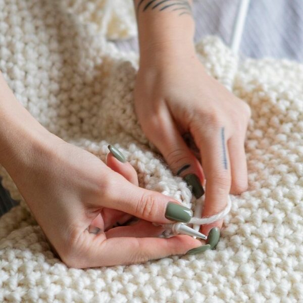 how to make a blanket without sewing