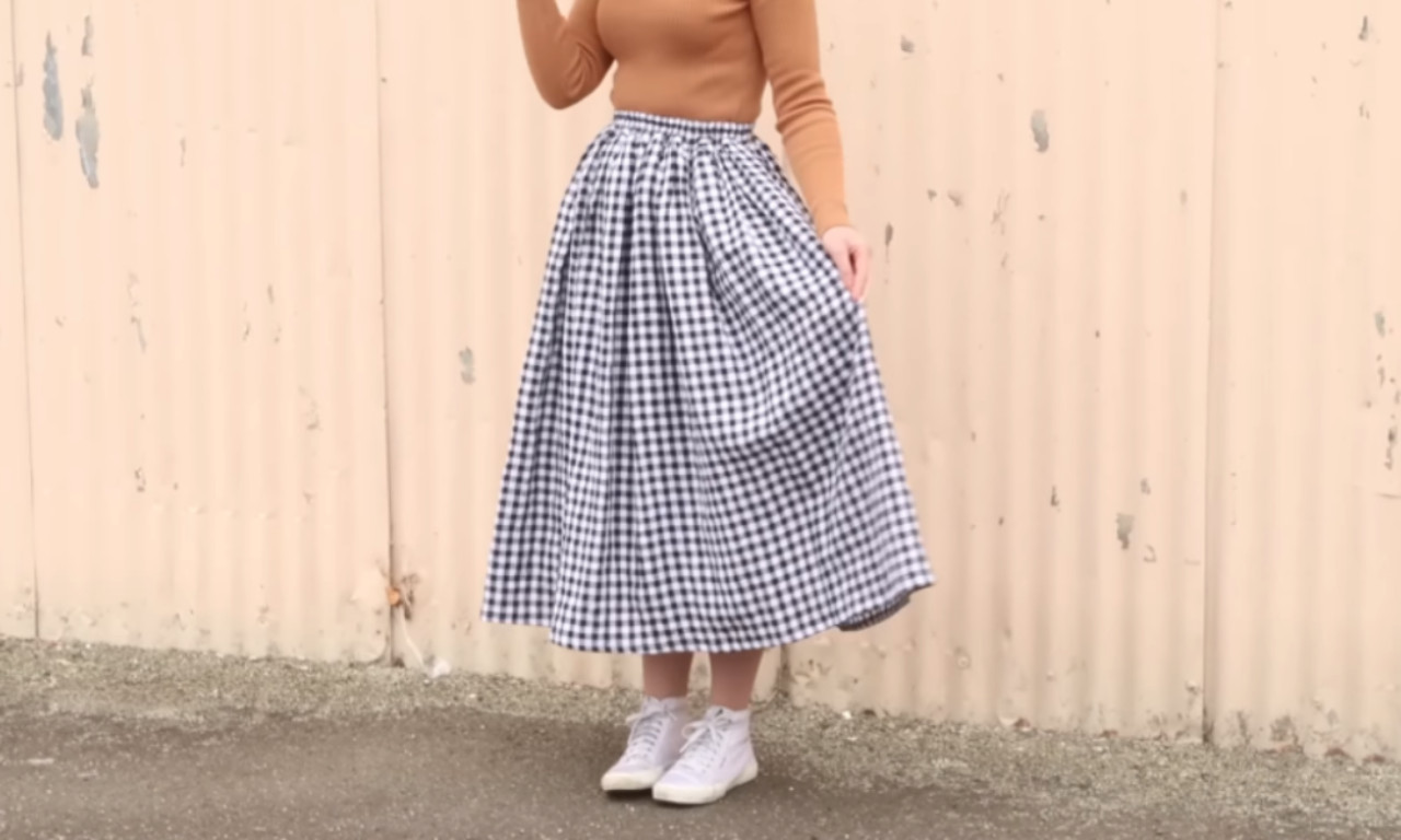 sewing a gathered elastic waist skirt