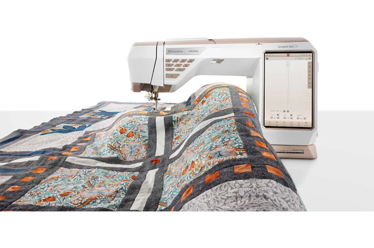HUSQVARNA VIKING DESIGNER EPIC 3 Sewing & Embroidery Machine