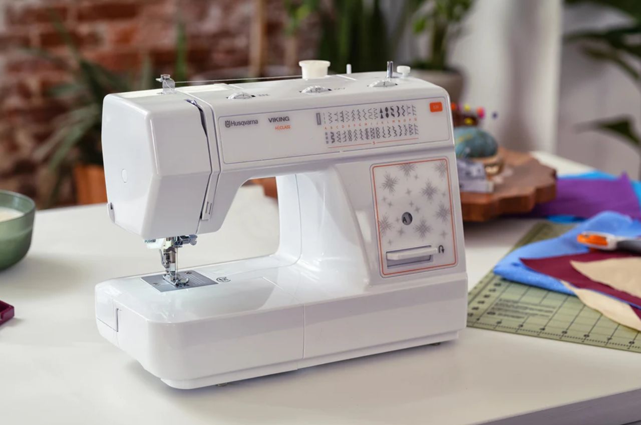HUSQVARNA® VIKING H CLASS E20 Sewing Machine